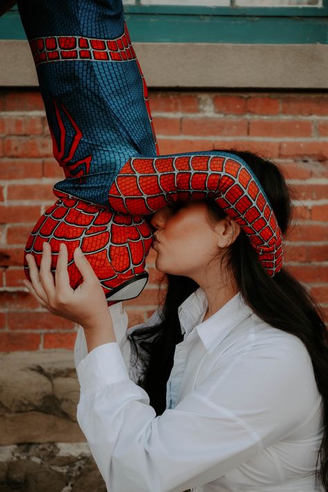 Cute Spiderman Birthday Decorating Ideas, Marvel Birthday Photoshoot, Spider Man Birthday Photoshoot, Spider-man Pictures, Spiderman Birthday Photoshoot, Spider Man Photoshoot, 4th Birthday Photoshoot Ideas Boy, 5th Birthday Photoshoot Boy, Spider Man 4th Birthday Party Ideas