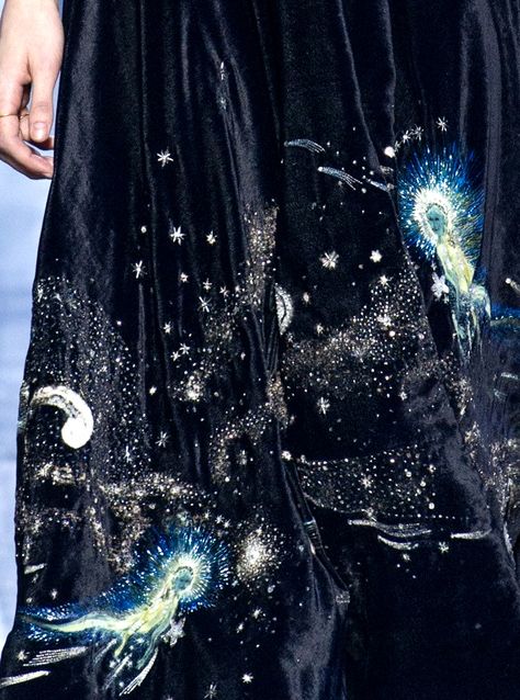 Dior Constellation, Space Aesthetic Outfit, Dior Details, Celestial Fashion, Ravenclaw Aesthetic, Zac Posen, Soft Grunge, Fall 2017, Fashion Details