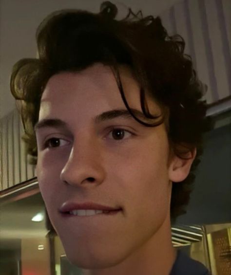 Shawn Mendes Lazy Eye, Hot Shawn Mendes, Lazy Eye, Canadian Men, Charlie Puth, Nick Jonas, Facepaint, Shawn Mendes, Pretty Men