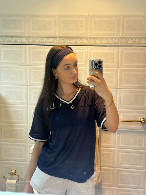 Navy Jersey Outfit, Navy Blue Jersey Outfit, Navy Blue And White Old Money Outfit, White Sporty Jersey Top, Sporty And Rich Tennis, Sporty And Rich Sweatshirt, Basketball Girls Outfits, Blue Headband, Jersey Outfit