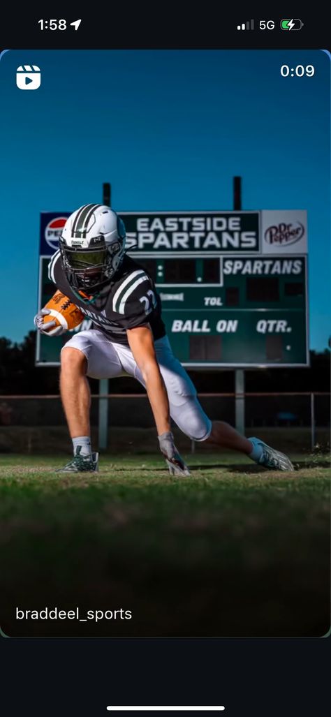 Guy Senior Photos Football, Football Poses For Pictures High Schools, Football Poses For Pictures, Guy Senior Photos, Football Poses, Dad Pictures, Senior Football, High Schools, Graduation Photo