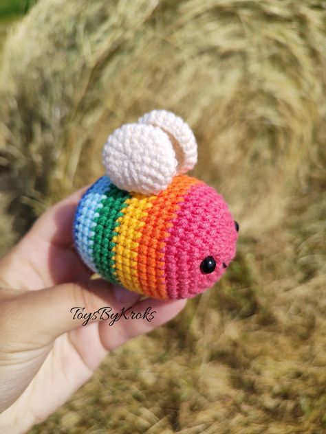 Crochet bee, crochet bumble bee, rainbow bee Honey Bee Crochet, Crochet Bee Different Colors, Crochet Bubble Bee Pattern, Rainbow Bee Crochet, Crochet Bumble Bee, Amigurumi Bee Keychain, Crochet Tiny Bee, Bee Crochet, Shop Story