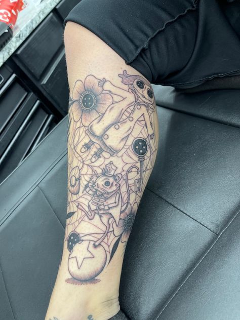 Coraline Leg Tattoo, Coraline Sleeve Tattoo, Coraline Doll Tattoo, Traditional Tattoo Wrist, Coraline Tattoo, Garden Tattoos, Coraline Doll, Doll Tattoo, Leg Sleeve Tattoo