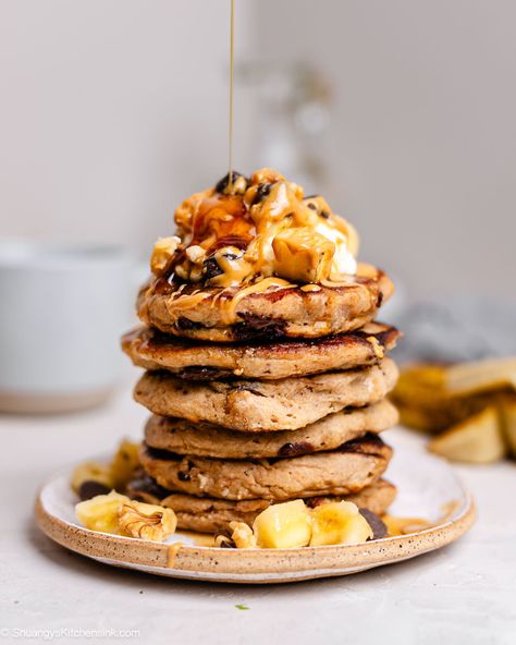 Chunky Monkey Pancakes {6 Ingredients} | Shuangy's Kitchensink Monkey Pancakes, Carrot Cake Pancakes, Soy Free Vegan, Chunky Monkey, Vegan Eats, Ripe Bananas, Ice Cream Flavors, Weekend Brunch, Perfect Breakfast