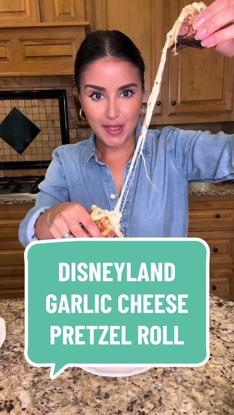 Cheesy Garlic Pretzel Bread, Disneyland Cheesy Garlic Pretzel Bread, Disney Dishes Recipes, Garlic Pretzel Recipe, Pretzel Bread, Disney Foods, Disney Dishes, Pretzel Cheese, Pretzel Rolls