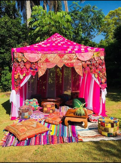 Psych Party, Festival Crafts, Circus Tents, Boho Tent, Garden Event, Summer Market, Backyard Seating, Camping Aesthetic, Tent Decorations