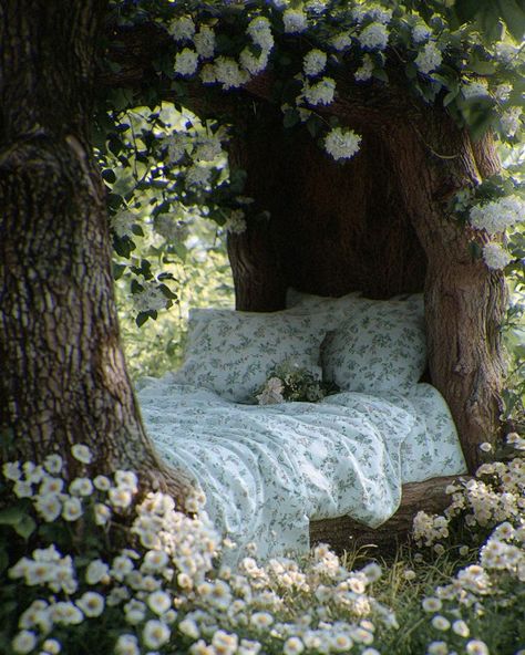 (17) @fairytaleprincessart no Tumblr Fantasy Beds, Disney Forest, Fantasy Bed, Dragon Bedding, Fairy Bed, Cottagecore Nature, Story Drawing, Zen Doodles, Dark Stories