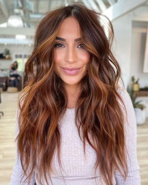 Cinnamon Hair With Copper Highlights, Brown Root Copper Ends, Brown With Red And Caramel Highlights, Dark Roots And Copper Hair, Fall Hair Auburn Caramel Highlights, Cowgirl Copper Hair On Dark Hair, Auburn Hair Color For Fair Skin, Darker Natural Red Hair, Copper Fall Hair Color