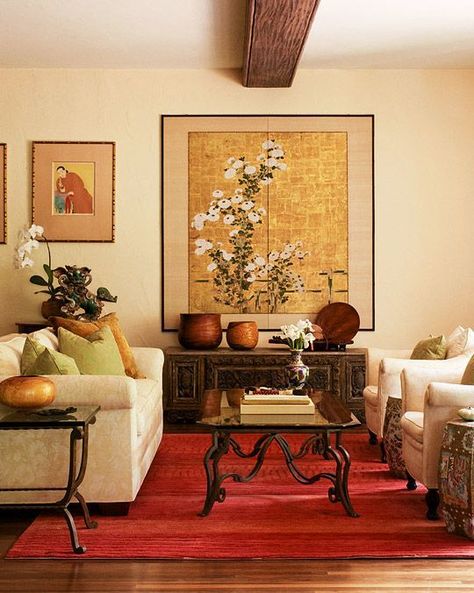 traditional refined living room with buttemilk colored walls Asian Decor Living Room, Chinese Living Room, Asian Living Room, Asian Interior Design, Living Room Decor Brown Couch, Furnitur Ruang Keluarga, Chinese Home, Indian Living Rooms, Asian Interior