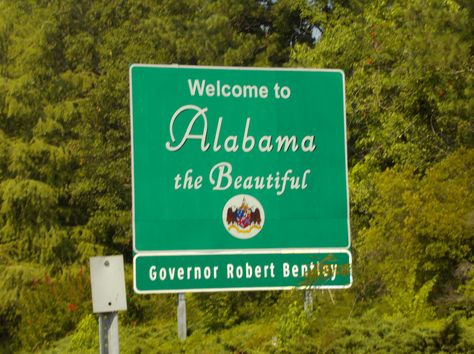 Welcome to Alabama the Beautiful sign Old Southern Plantations, State Of Alabama, Song Of The South, Southern Plantations, Everything Country, State Signs, Sweet Home Alabama, Country Side, My Heritage