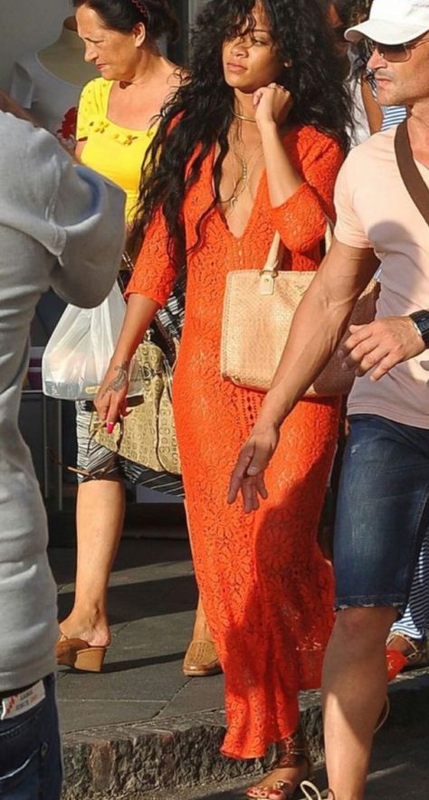 Rihanna Orange Dress, Rihanna Orange, Rihanna Summer, Rihanna 2000's, Dancehall Outfits, Ciara Style, Rihanna Outfits, Skirt Streetwear, Skirts Outfits