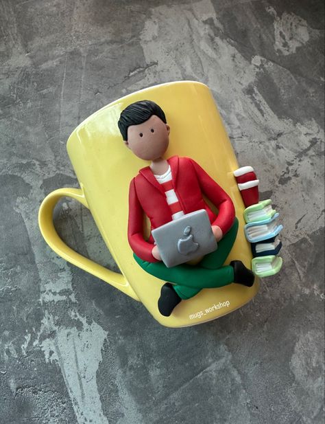 Teacher Polymer Clay Mug, Polymer Clay Beer Mug, Polymer Clay Mug For Men, Teacher Man, Polymer Mugs Ideas, Polymer Clay Nurse Mug, 3d Mugs, Student Present, Clay Craft Ideas