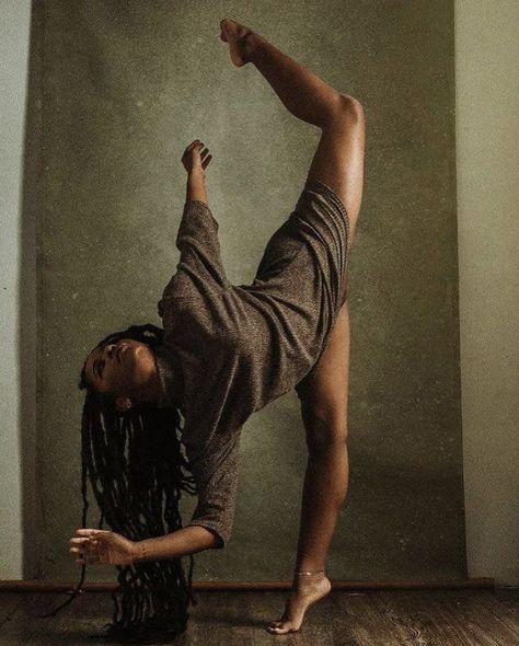 Forgive yourself ✨ Black Dancers, Dancer Lifestyle, Forgive Yourself, Dance Photography Poses, Black Photography, Dancing Aesthetic, Afrocentric Art, Black Femininity, Black Love Art