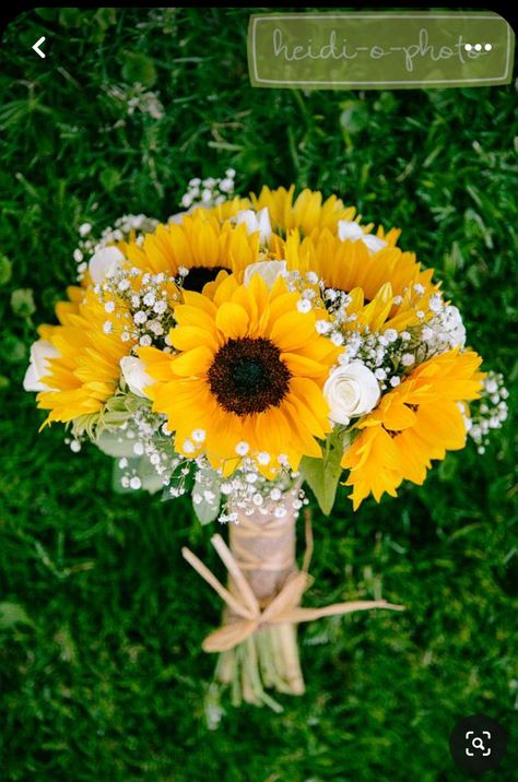 Wedding Decorations Ideas, Sunflower Wedding Decorations, Rustic Sunflower Wedding, Wedding Flowers Sunflowers, Sunflower Themed Wedding, Sunflower Wedding Bouquet, Rustic Wedding Decorations, Country Theme Wedding, Boquette Flowers