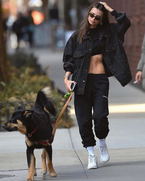 759k Likes, 1,235 Comments - Emily Ratajkowski (@emrata) on Instagram: “A very good boy part II 🤍 @elderordonez1” Oversized Jacket Outfit, Black Denim Jacket Outfit, Oversized Denim Jacket Outfit, Emrata Instagram, Oversized Black Denim Jacket, Joggers Outfit Women, Black Jacket Outfit, Emily Ratajkowski Style, Jacket Outfit Women