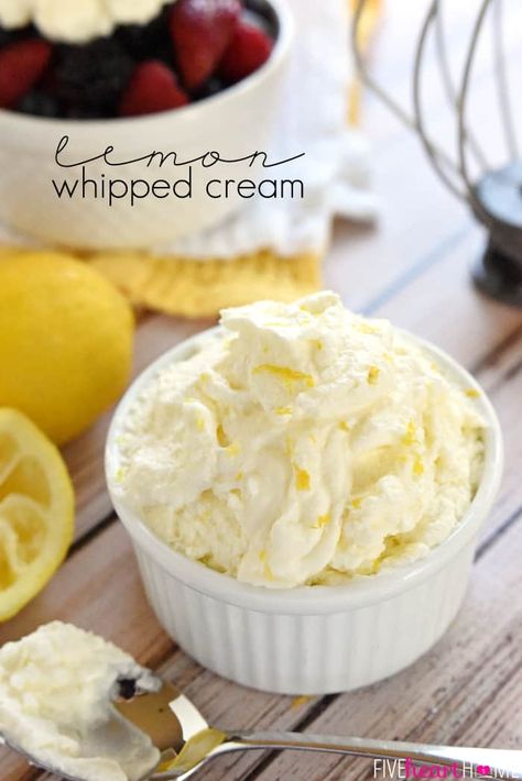 Lemon Whipped Cream, Flavored Whipped Cream, Packing Moving, Cream Icing, Recipes With Whipping Cream, Squeezed Lemon, Thermomix Desserts, Whipped Cream Frosting, Whip Cream