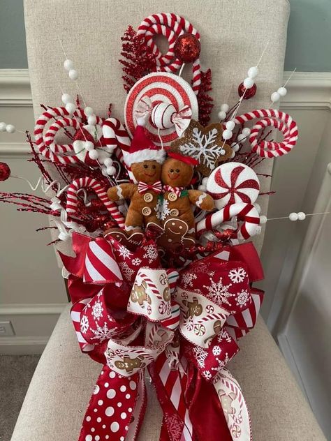 Gingerbread Tree Topper, Gingerbread Wreaths, Christmas Toppers, Diy Tree Topper, Christmas Extravaganza, Gingerbread Tree, Gingerbread Ideas, Diy Christmas Candy, Christmas Balloon Decorations