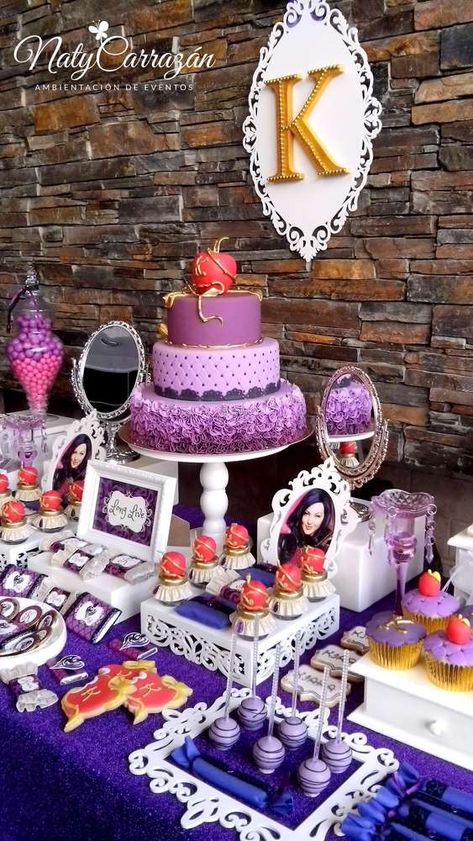 Descendants Party Ideas Birthdays, Descendants Cake, Disney Villain Party, Disney Descendants Party, Descendants Party, Disney Princess Cake, Disney Birthday Cakes, Anna Birthday, Party Planning Ideas