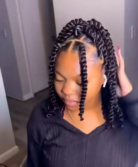 Cute Twist Hairstyles For Kids, 2022 Headband, Short Hair Twist Styles, Cabello Afro Natural, Black Hair Updo Hairstyles, Short Box Braids Hairstyles, Hairstyles For Teens, Hairstyles Pictures, Big Box Braids Hairstyles