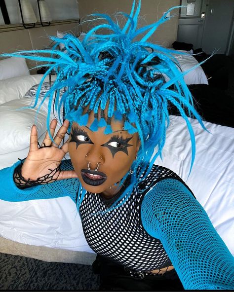 Blue Box Braids, Oc Hair, Punk Makeup, Dramatic Hair, Natural Hair Short Cuts, Goth Fashion Punk, Punk Hair, Alternative Hair, Afro Punk