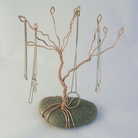 How To Display Necklaces, Accessories Holder Diy, Necklace Holder Diy, Jewelry Display Ideas Diy Tree Branches, Jewerly Trees, Earing Organizer, Necklace Tree Stand, Tree Necklace Holder, Tree Jewelry Holder