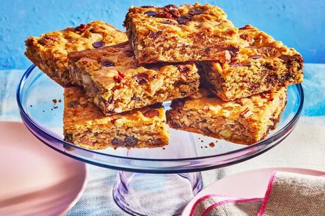 Cowgirl Cookie Bars Southern Living, Bar Cookie Recipes, Cookies Cowboy, Baked Bars, Cowgirl Cookies, Breakfast Party Foods, Easy Dinner Casseroles, Pecan Rolls, Cowboy Cookies