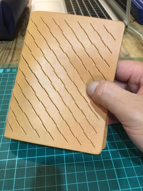 The big news! Leather Weaving Pattern, I Got Engaged, Leather Wallet Pattern, Bags Ideas, Got Engaged, Wallet Pattern, Big News, Leather Weaving, Leather Projects