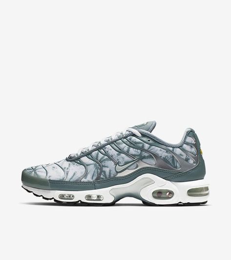 Ad: Releasing 10mins via Nike EU Nike Air Max Plus OG 'Palm Trees' UK:http://bit.ly/304fQxQ FR:http://bit.ly/2V5ZOzL DE:http://bit.ly/30fSEgi NL:http://bit.ly/2VavHY1 IT:http://bit.ly/309UbUO ES:http://bit.ly/2VaEklw  No US shipping http://bit.ly/306L6MD Air Max Plus Tn, Futuristic Shoes, Sneaker Release, Air Max Plus, Nike Air Max Plus, Air Max Sneakers, Air Max, Nike Air Max, Nike Air