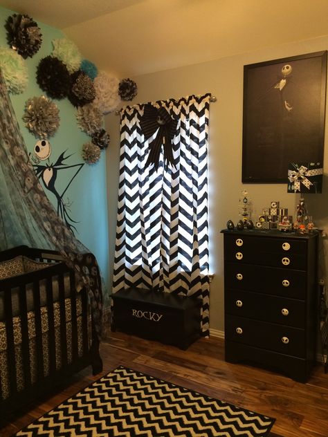 My Nightmare Before Christmas nursery Christmas Nursery Ideas, Nightmare Before Christmas Kids, Casa Disney, Nightmare Before Christmas Decorations, Baby Nursery Themes, Trendy Baby Nursery, Christmas Decorations Bedroom, Christmas Bedroom, Christmas Room