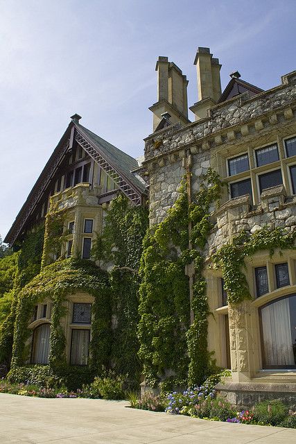 British Colombia Aesthetic, Hatley Castle, Angel Island, Castle Aesthetic, Casa Country, Victoria British Columbia, Victoria Bc, Beautiful Castles, British Columbia Canada