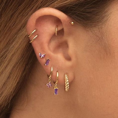 Ear Arrangement, Full Ear Piercings, Piercing Styles, Minimalist Ear Piercings, Ear Peircings, Violet Earrings, Types Of Ear Piercings, Cool Ear Piercings, Pretty Ear Piercings