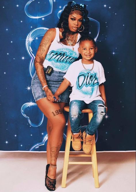 Pin: datdollymk💕 Boy Mom Pictures, Mommy Son Pictures, Son Pictures, 2000s Photoshoot, Mommy Daughter Photoshoot, Mother Son Photos, Son Photo Ideas, Mommy Son, Mommy Daughter Photos