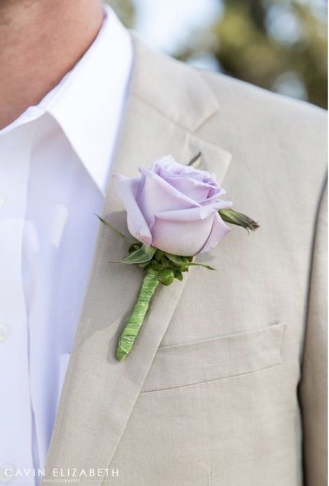 Rose Boutineer, Bridal Boutonnieres, Boutonnière Ideas, Groomsmen Flowers, Eggplant Wedding, Boutonniere Ideas, Backyard Wedding Photography, Purple Wedding Jewelry, Wedding Boutonnieres