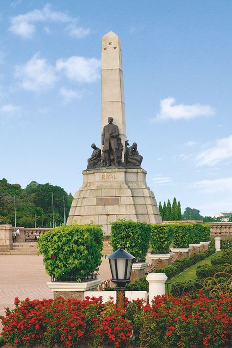 Did you know the ‪#‎Rizal‬ ‪#‎Monument‬ was planned and constructed during the American colonial period of the ‪#‎Philippines‬ in the early 20th century. That’s one heritage sites preserved well till date here in the Philippines. Rizal Monument, Christmas Play, Burj Khalifa, The Philippines, Heritage Site, Early 20th Century, Philippines, 20th Century, Monument