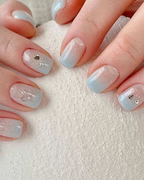 Korean Nail Art Blue, Nails Icy Blue, Ombre Blue Nails, Blue Gradient Nails, Blue Ombré Nails, Moms Nails, The Best Nail Designs, Taupe Nails, Best Nail Designs