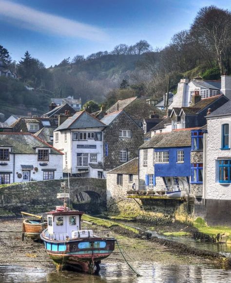 Polperro Cornwall, Country Living Uk, Cornwall Cottages, Airstream Trailer, Luxury Glamping, English Village, Devon And Cornwall, Seaside Village, Boat Art