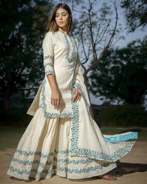 Shara Designs Latest, Modern Sharara Designs, Cotton Garara Suit, Off White Sharara, Suits Wardrobe, Pakistani Latest Fashion, White Sharara, Cotton Sharara, Plazo Set