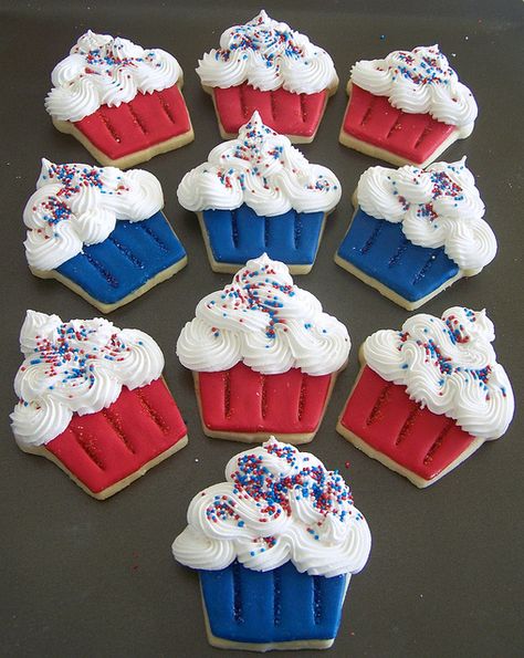 Labor Day Cookie Ideas, Buttercream Cookie Designs, Cupcake Sugar Cookies, Patriotic Sugar Cookies, Design Cookies, Summer Sugar Cookies, Patriotic Cookies, Halloween Cookie Recipes, Halloween Cookies Decorated