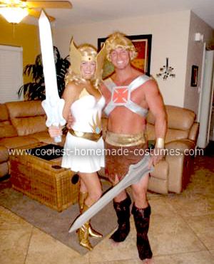 Homemade She-Ra and He-Man Couple Costume: I grew up watching these classic Saturday morning cartoons while I played with my He-man and She-Ra action figures! When I discovered that these costumes He Man And She Ra, He Man Costume, She Ra Costume, Cool Couple Halloween Costumes, Best Couples Costumes, Couple Costume, Homemade Costume, Homemade Costumes, Scary Costumes