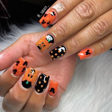 Disney Halloween Nails Acrylic, Nails For Disneyland Halloween, Mickey Pumpkin Nails, Halloween Disney Nails Design, Disney Halloween Nails Design Simple, Mickey Halloween Nails, Disneyland Halloween Nails, Mickey Mouse Halloween Nails, Disneyland Halloween Nails Designs