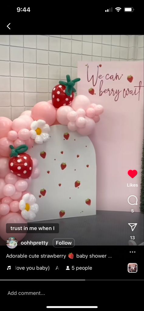 Strawberry Baby Shower Backdrop, Strawberry Themed Centerpieces, Strawberry Baby Shower Centerpieces, Baby Shower Ideas Strawberry, Baby Shower Strawberry Theme, Strawberry Themed Baby Shower Ideas, Strawberry Baby Shower Theme, Sage Green Baby Shower, Baby Backdrop