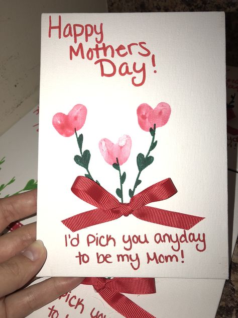 Mother’s Day craft for toddlers! Mother’s Day Art Projects For Toddlers, Mother's Day Craft Ideas For Infants, Mother’s Day Art Infants, Homemade Mothers Day Gifts From Toddlers, Mother’s Day Card For Toddlers, Homemade Mother’s Day Cards For Toddlers, Mothers Day Activities For Infants, Nicu Mothers Day Crafts, Simple Mothers Day Crafts For Toddlers