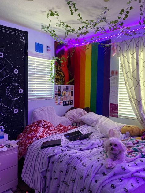 Lgbtq Bedroom Ideas, Lesbian Bedroom Ideas Aesthetic, Lgbtq Bedroom, Pride Bedroom Ideas, Gay Room Aesthetic, Lgbtq Room Ideas, Lesbian Bedroom, Pride Room Decor, Gay Room