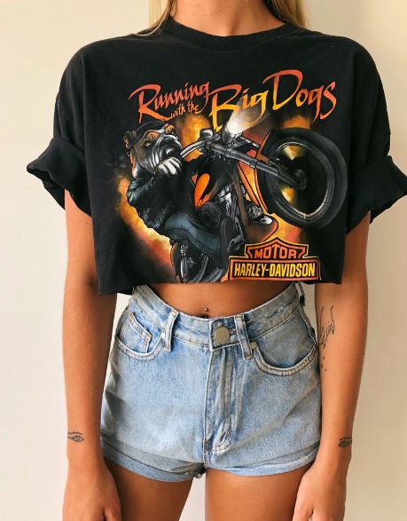 Harley Davidson Tee Outfit, Harley Davidson Tee, Western Design, Tee Outfit, Mom Style, Harley Davidson, Pinterest Likes, Going Out, Women's Fashion