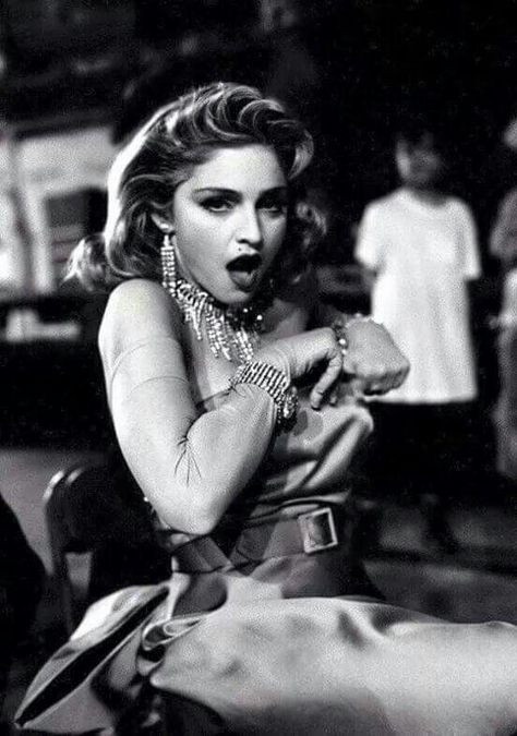 The material girl Madonna Young, Madonna Material Girl, Madonna Rare, Madonna Pictures, Madonna Music, Madonna 80s, Madonna Photos, Lady Madonna, Material Girl