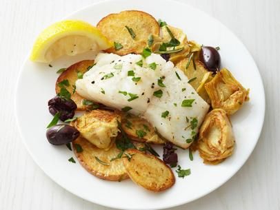 Roast Cod with Artichokes Capers Recipe, Roasted Cod, Catfish Recipes, Roasted Artichoke, Tilapia Recipes, Easy Fish Recipes, Baked Cod, Artichoke Recipes, Cod Recipes