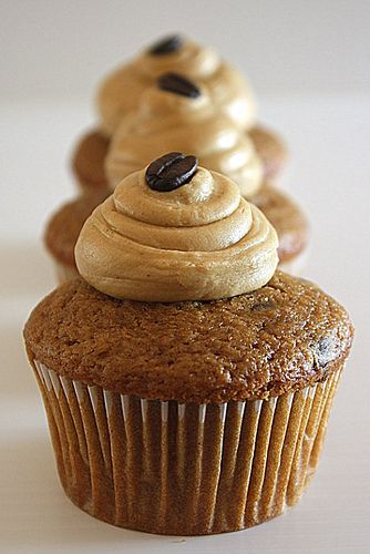 Cappuccino Cupcakes - 4778 r4 by Isabelle ~ Eat my Cake now, via Flickr Cappuccino Cupcakes, Chocolate Deserts, Chocolate Chip Cupcakes, Coffee Cupcakes, Torte Cupcake, Salted Caramel Chocolate, Caramel Chocolate, Starbucks Coffee Recipes, Eat My