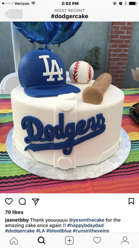 Dodger Cake Ideas, Dodgers Cake, Dodgers Birthday Party, Dodgers Party, Food Bouquet, Baseball Theme Birthday, Cowboy Cakes, Baseball Cake, King Birthday