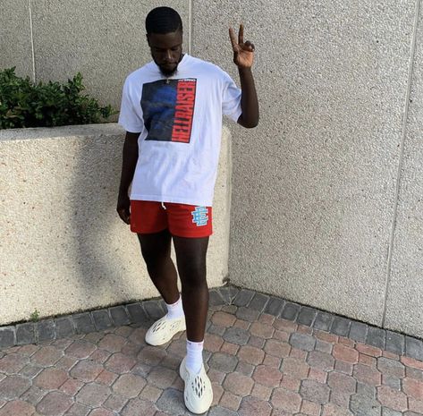 Mesh Shorts Outfit, Mens Mesh Shorts, Teen Summer Style, 90s Fashion Men, Nba Outfit, Black Men Street Fashion, Men Street Fashion, Dope Outfits For Guys, Mens Trendy Outfits