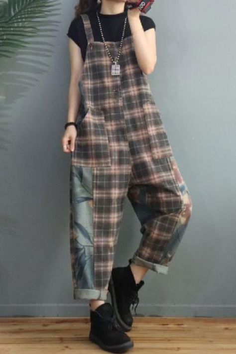 56468d5607a5aaf1604ff5e15593b003desc53210066ri Casual Androgynous Outfits, Soft Butch Fashion, Futch Aesthetic, Women In Overalls, Bastardcore Outfits, Non Binary Outfit Ideas, Indie Outfit Ideas, Bi Outfits, Nonbinary Style